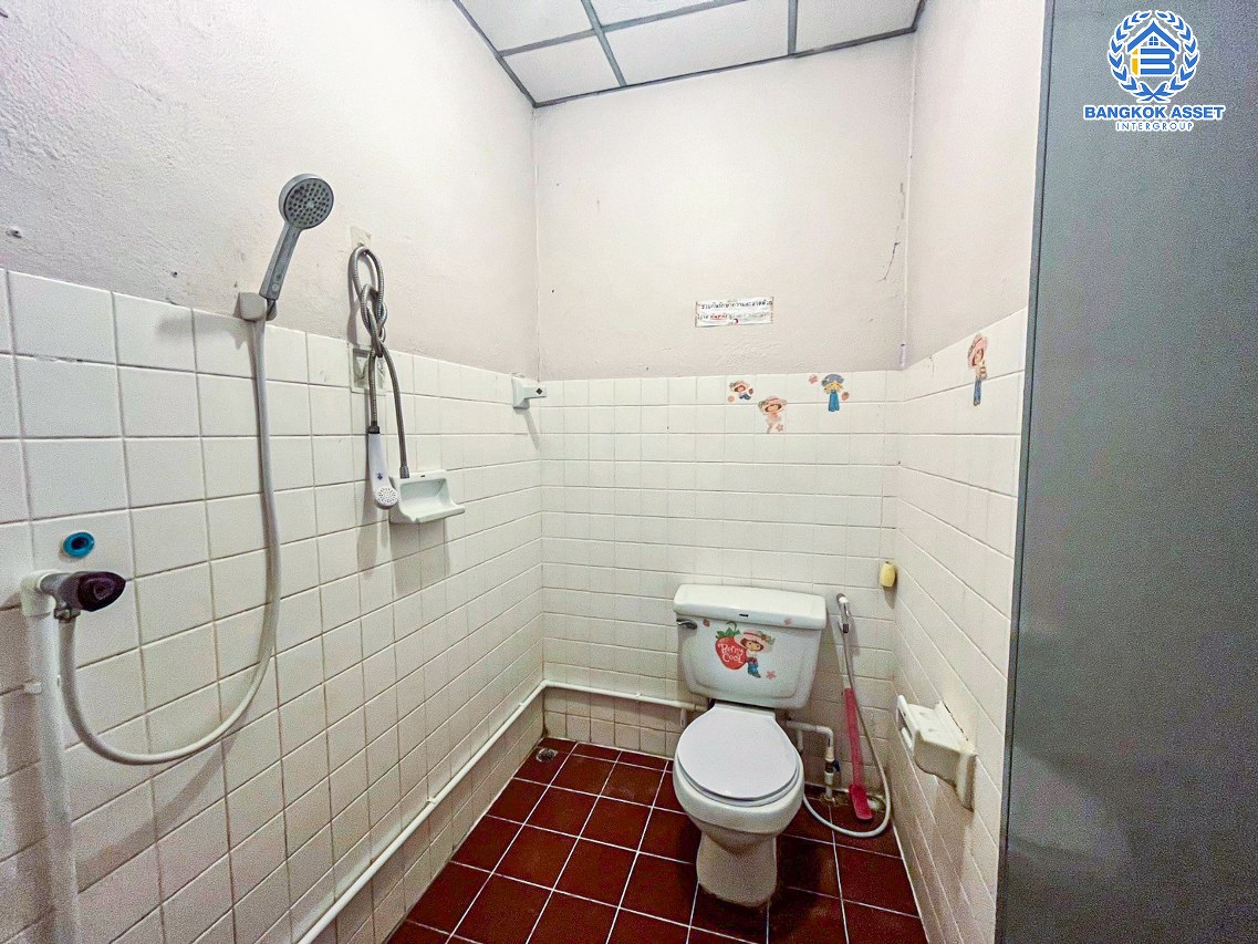 *****ทาวน์เฮ้าส์มือสองนนทบุรี โครงการ บางใหญ่ซิตี้ กาญจนาภิเษก เนื้อที่ 18 ตร.ว. ฟังก์ชัน 2 ห้องนอน 2 ห้องน้ำ 1 ที่จอดรถ บ้านสภาพดี บนทำเลใกล้รถไฟฟ้าสายสีม่วง "สถานีตลาดบางใหญ่" เพียง 700 เมตร เชื่อมต่อถนนกาญจนาภิเษก, ถนนรัตนาธิเบศร์ และใกล้เซ็นทรัลเวสต์เกต