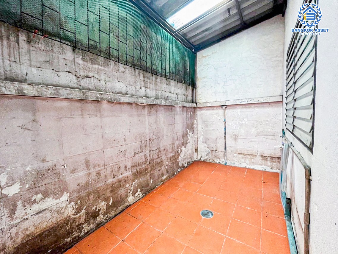 *****ทาวน์เฮ้าส์มือสองนนทบุรี โครงการ บางใหญ่ซิตี้ กาญจนาภิเษก เนื้อที่ 18 ตร.ว. ฟังก์ชัน 2 ห้องนอน 2 ห้องน้ำ 1 ที่จอดรถ บ้านสภาพดี บนทำเลใกล้รถไฟฟ้าสายสีม่วง "สถานีตลาดบางใหญ่" เพียง 700 เมตร เชื่อมต่อถนนกาญจนาภิเษก, ถนนรัตนาธิเบศร์ และใกล้เซ็นทรัลเวสต์เกต