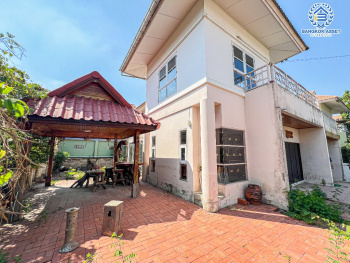 *****บ้านเดี่ยวมือสอง โครงการ สินบดี ราชพฤกษ์ เนื้อที่ 64.40 ตร.ว. ฟังก์ชัน 4 ห้องนอน 3 ห้องน้ำ 1 ที่จอดรถ บ้านสภาพดี ภายในสภาพเยี่ยม พร้อมเข้าอยู่ โครงการบนทำเลเดินทางสะดวก เชื่อมต่อถนนราชพฤษ์ ถนนบางกรวย-ไทรน้อย ใกล้รถไฟฟ้าสายสีม่วง "สถานีบางพลู"และจุดขึ้นทางด่วน "ศรีรัช"