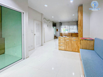 *****ทาวน์โฮม 3 ชั้นมือสอง โครงการ บารอนเนียทาวน์ ท่าน้ำนนท์ เนื้อที่ 21 ตร.ว. ฟังก์ชัน 3 ห้องนอน 4 ห้องน้ำ พื้นที่ใช้สอยกว้างขวาง ภายในสภาพดีเยี่ยม แถมฟรี! เครื่องปรับอากาศ โครงการบนทำเลเชื่อมต่อถนนท่าน้ำนนท์ ถนนบางศรีเมือง ใกล้รถไฟฟ้า MRT สายสีม่วง "สถานีสะพานพระนั่งเกล้า"