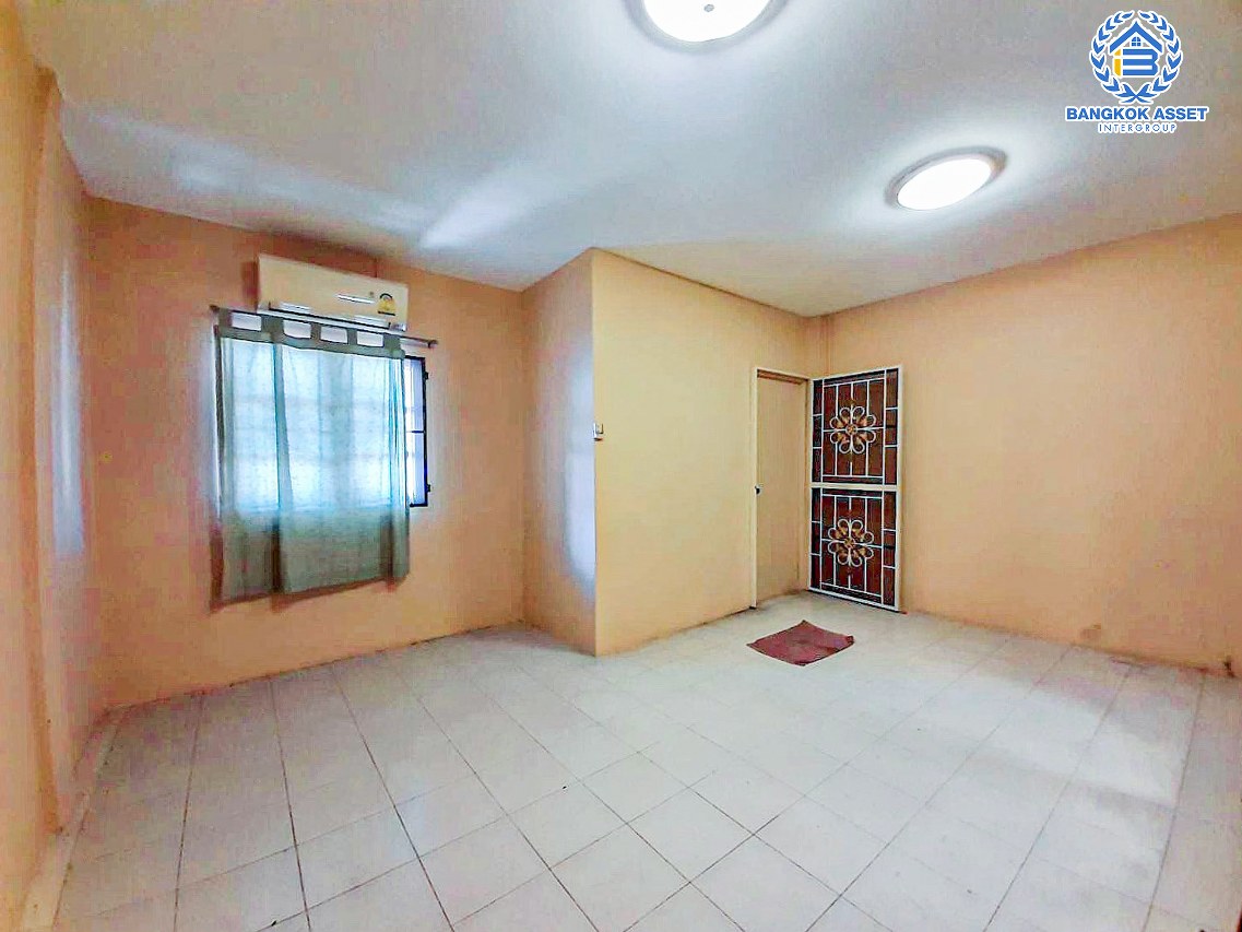 *****ทาวน์เฮ้าส์ 2 ชั้นมือสองปทุมธานี หมู่บ้าน สวัสดี สายไหม-หทัยราษฎร์ เนื้อที่กว้าง 20 ตร.ว. ฟังก์ชัน 3 ห้องนอน 2 ห้องน้ำ บ้านต่อเติมครบครัน บนทำเลดี เชื่อมต่อถนนหทัยราษฎร์, ถนนลำลูกกา ใกล้รถไฟฟ้าสายสีเขียว "สถานีคูคต" และจุดขึ้นทางด่วน "รามอินทรา-อาจณรงค์" ในราคาสุดคุ้ม!