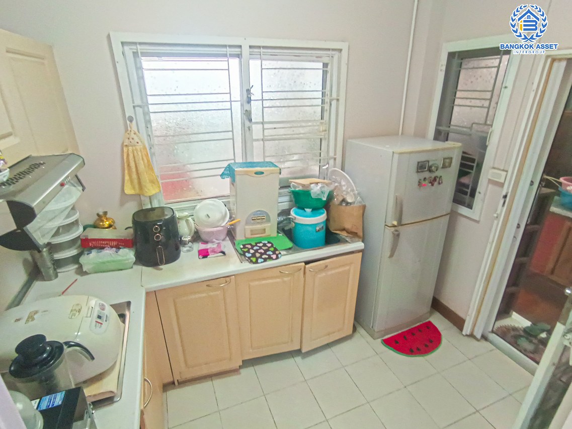 *****บ้านแฝดมือสองนนทบุรี โครงการ ปริญญดา ไลท์ พระราม5 เนื้อที่กว้าง 37.5 ตร.ว. ฟังก์ชัน 3 ห้องนอน 3 ห้องน้ำ 2 ที่จอดรถ บ้านสภาพดี น่าอยู่อาศัย บนทำเลเดินทางสะดวก เชื่อมต่อถนนราชพฤกษ์, ถนนนครอินทร์, ถนนรัตนธิเบศร์ และยังใกล้จุดขึ้นทางด่วน "ศรีรัช"