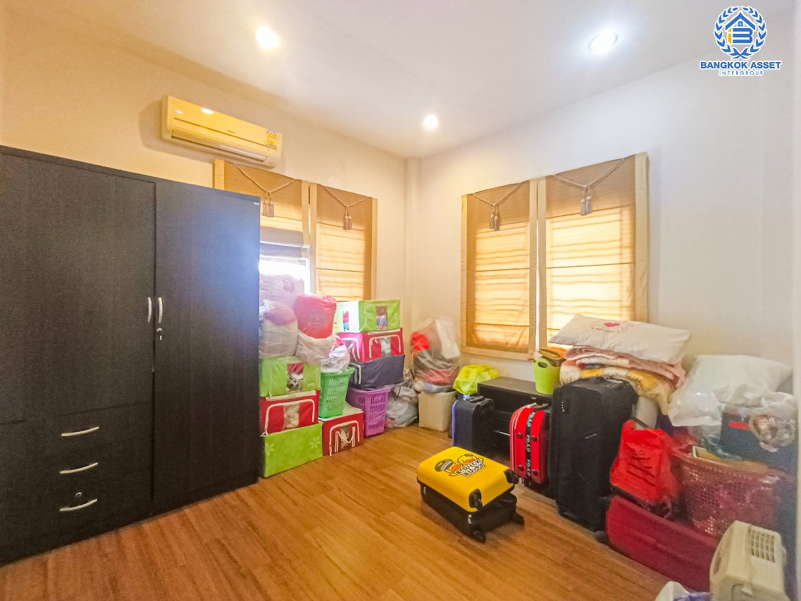 *****บ้านแฝดมือสองนนทบุรี โครงการ ปริญญดา ไลท์ พระราม5 เนื้อที่กว้าง 37.5 ตร.ว. ฟังก์ชัน 3 ห้องนอน 3 ห้องน้ำ 2 ที่จอดรถ บ้านสภาพดี น่าอยู่อาศัย บนทำเลเดินทางสะดวก เชื่อมต่อถนนราชพฤกษ์, ถนนนครอินทร์, ถนนรัตนธิเบศร์ และยังใกล้จุดขึ้นทางด่วน "ศรีรัช"