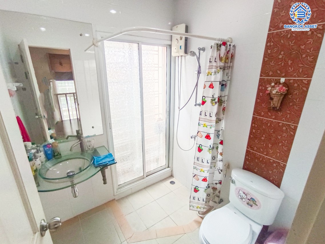 *****บ้านแฝดมือสองนนทบุรี โครงการ ปริญญดา ไลท์ พระราม5 เนื้อที่กว้าง 37.5 ตร.ว. ฟังก์ชัน 3 ห้องนอน 3 ห้องน้ำ 2 ที่จอดรถ บ้านสภาพดี น่าอยู่อาศัย บนทำเลเดินทางสะดวก เชื่อมต่อถนนราชพฤกษ์, ถนนนครอินทร์, ถนนรัตนธิเบศร์ และยังใกล้จุดขึ้นทางด่วน "ศรีรัช"