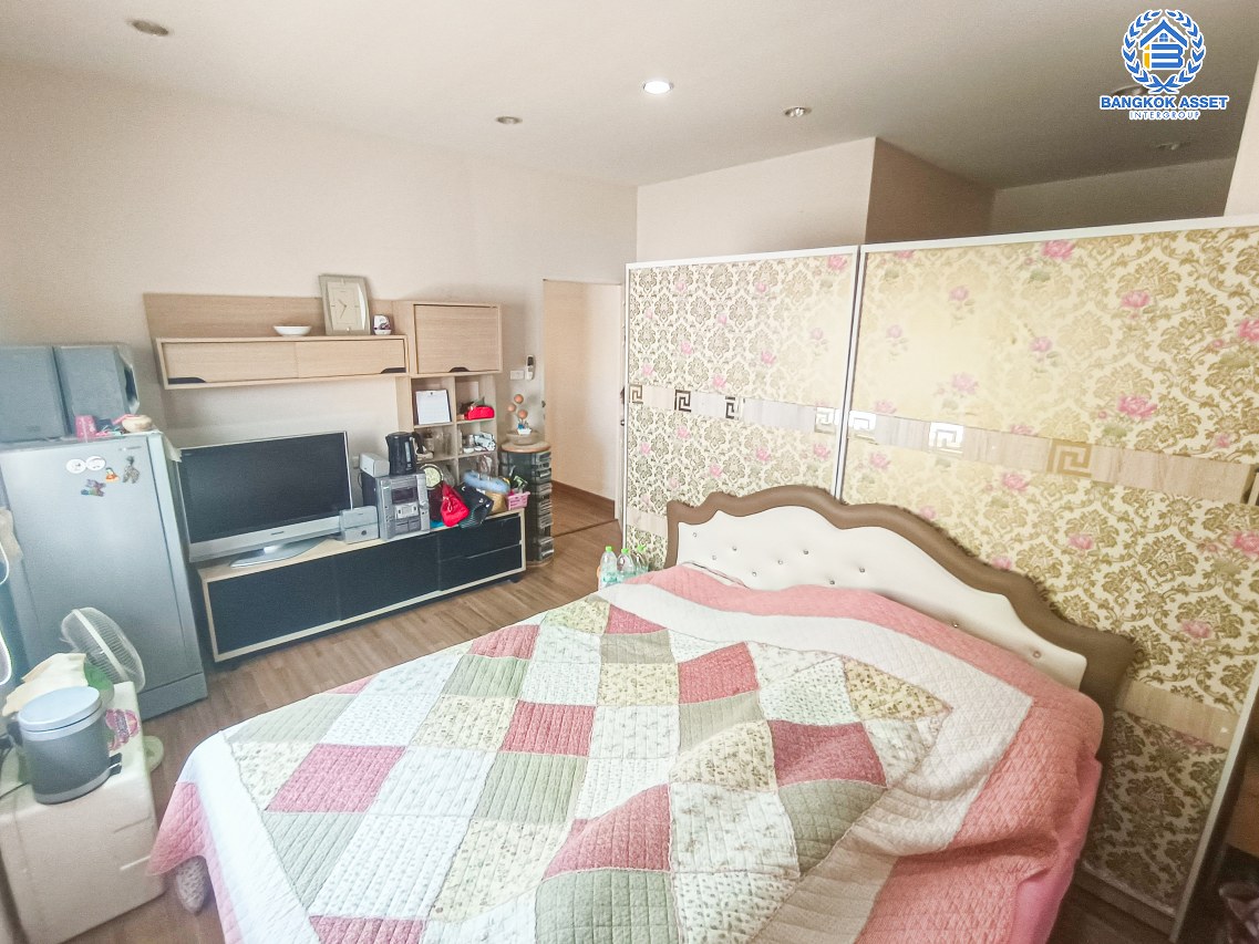 *****บ้านแฝดมือสองนนทบุรี โครงการ ปริญญดา ไลท์ พระราม5 เนื้อที่กว้าง 37.5 ตร.ว. ฟังก์ชัน 3 ห้องนอน 3 ห้องน้ำ 2 ที่จอดรถ บ้านสภาพดี น่าอยู่อาศัย บนทำเลเดินทางสะดวก เชื่อมต่อถนนราชพฤกษ์, ถนนนครอินทร์, ถนนรัตนธิเบศร์ และยังใกล้จุดขึ้นทางด่วน "ศรีรัช"