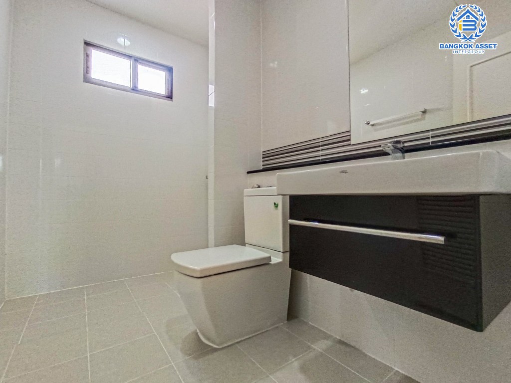 *****บ้านเดี่ยวมือสอง โครงการ เพอร์เฟคเพลส แจ้งวัฒนะ-ปากเกร็ด คุณภาพจากแบรนด์ Perfect Property เนื้อที่ 60 ตร.ว. ฟังก์ชัน 3 ห้องนอน 3 ห้องน้ำ 2 ที่จอดรถ บ้านสภาพดีเยี่ยม เดินทางสะดวกทำเลดี เชื่อมต่อถนนชัยพฤกษ์ ถนนราชพฤกษ์ ถนนสะพานนนทบุรี-บางบัวทอง...