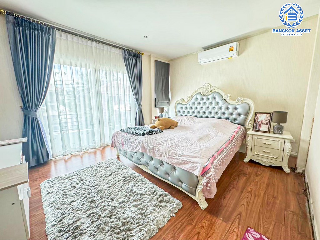 *****บ้านเดี่ยวมือสอง โครงการ ศุภาลัยวิลล์ วงแหวน-ปิ่นเกล้า หลังมุม เนื้อที่ 71.30 ตร.ว. ฟังก์ชัน 3 ห้องนอน 3 ห้องน้ำ 2 ที่จอดรถ ภายในสภาพดีเยี่ยม แถมได้พื้นที่ข้างบ้านกว้าง บรรยากาศเป็นส่วนตัว โครงการบนทำเลเดินทางสะดวก เชื่อมต่อถนนกาญจนาภิเษก ถนนนครอินทร์ ซอยวัดพระเงิน ใกล้จุดขึ้นทางด่วน "ศรีรัช"