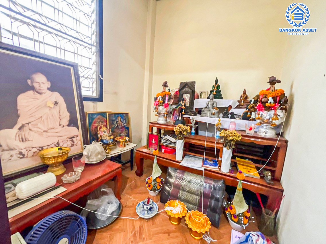 *****ทาวน์เฮ้าส์มือสองกรุงเทพมหานคร หมู่บ้าน เลิศอุบล4 นาคนิวาส หลังมุม เนื้อที่กว้าง 20 ตร.ว. ฟังก์ชัน 3 ห้องนอน 2 ห้องน้ำ แถมฟรี! 2 เครื่องปรับอากาศ 1 เครื่องทำน้ำอุ่น บนทำเลเดินทางสะดวก เชื่อมต่อถนนประเสริฐมนูกิจ, ถนนลาดพร้าว ใกล้เซ็นทรัลอีสต์วิลล์ และรถไฟฟ้าสายสีเหลือง "สถานีลาดพร้าว 71"