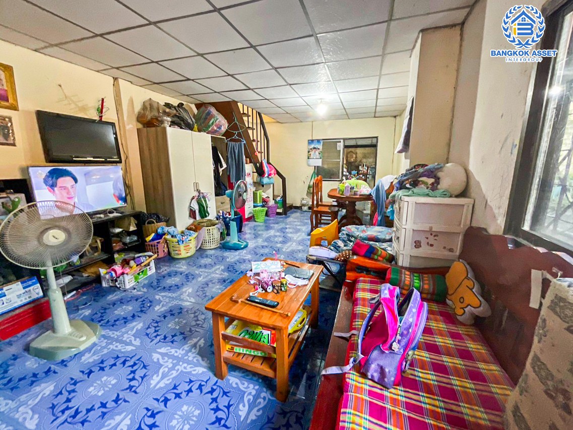 *****ทาวน์เฮ้าส์มือสองกรุงเทพมหานคร หมู่บ้าน เลิศอุบล4 นาคนิวาส หลังมุม เนื้อที่กว้าง 20 ตร.ว. ฟังก์ชัน 3 ห้องนอน 2 ห้องน้ำ แถมฟรี! 2 เครื่องปรับอากาศ 1 เครื่องทำน้ำอุ่น บนทำเลเดินทางสะดวก เชื่อมต่อถนนประเสริฐมนูกิจ, ถนนลาดพร้าว ใกล้เซ็นทรัลอีสต์วิลล์ และรถไฟฟ้าสายสีเหลือง "สถานีลาดพร้าว 71"