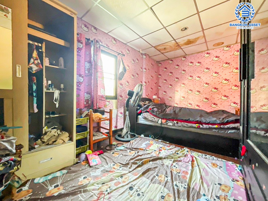 *****ทาวน์เฮ้าส์มือสองกรุงเทพมหานคร หมู่บ้าน เลิศอุบล4 นาคนิวาส หลังมุม เนื้อที่กว้าง 20 ตร.ว. ฟังก์ชัน 3 ห้องนอน 2 ห้องน้ำ แถมฟรี! 2 เครื่องปรับอากาศ 1 เครื่องทำน้ำอุ่น บนทำเลเดินทางสะดวก เชื่อมต่อถนนประเสริฐมนูกิจ, ถนนลาดพร้าว ใกล้เซ็นทรัลอีสต์วิลล์ และรถไฟฟ้าสายสีเหลือง "สถานีลาดพร้าว 71"