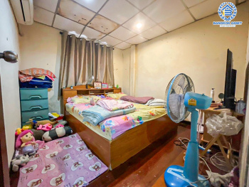 *****ทาวน์เฮ้าส์มือสองกรุงเทพมหานคร หมู่บ้าน เลิศอุบล4 นาคนิวาส หลังมุม เนื้อที่กว้าง 20 ตร.ว. ฟังก์ชัน 3 ห้องนอน 2 ห้องน้ำ แถมฟรี! 2 เครื่องปรับอากาศ 1 เครื่องทำน้ำอุ่น บนทำเลเดินทางสะดวก เชื่อมต่อถนนประเสริฐมนูกิจ, ถนนลาดพร้าว ใกล้เซ็นทรัลอีสต์วิลล์ และรถไฟฟ้าสายสีเหลือง "สถานีลาดพร้าว 71"