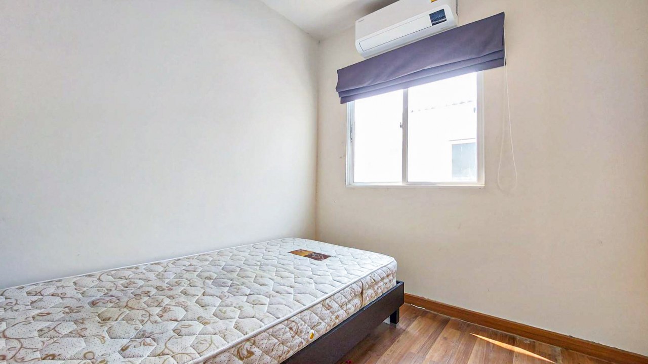 *****ทาวน์เฮ้าส์มือสองนนทบุรี โครงการ วิลเลตไลท์ ราชพฤกษ์-ปิ่นเกล้า เนื้อที่เกือบ 17 ตร.ว. ฟังก์ชัน 3 ห้องนอน 3 ห้องน้ำ 1 ที่จอดรถ แถมฟรี! 4 เครื่องปรับอากาศ 1 เครื่องทำน้ำอุ่น ฯลฯ บนทำเลดี เชื่อมต่อ ถ.กาญจนาภิเษก, ถ.ราชพฤกษ์, ถ.นครอินทร์ ใกล้รถไฟฟ้าสายสีแดง "สถานีตลิ่งชัน" และทางด่วน "ศรีรัช"