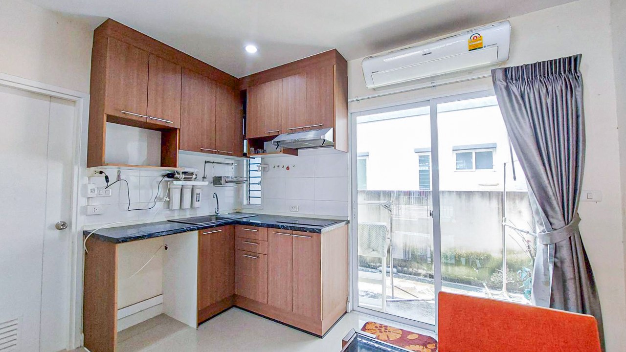 *****ทาวน์เฮ้าส์มือสองนนทบุรี โครงการ วิลเลตไลท์ ราชพฤกษ์-ปิ่นเกล้า เนื้อที่เกือบ 17 ตร.ว. ฟังก์ชัน 3 ห้องนอน 3 ห้องน้ำ 1 ที่จอดรถ แถมฟรี! 4 เครื่องปรับอากาศ 1 เครื่องทำน้ำอุ่น ฯลฯ บนทำเลดี เชื่อมต่อ ถ.กาญจนาภิเษก, ถ.ราชพฤกษ์, ถ.นครอินทร์ ใกล้รถไฟฟ้าสายสีแดง "สถานีตลิ่งชัน" และทางด่วน "ศรีรัช"