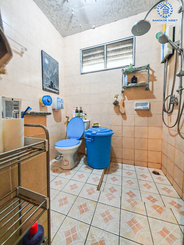 *****บ้านเดี่ยวมือสองนนทบุรี โครงการ คุณาลัย บางใหญ่ เนื้อที่กว้างขวางเกือบ 77 ตร.ว. ฟังก์ชัน 5 ห้องนอน 3 ห้องน้ำ 2 ที่จอดรถ บ้านสภาพสวย บนทำเลเดินทางสะดวก เชื่อมต่อ ถนนกาญจนาภิเษก, ถนนรัตนาธิเบศร์ ใกล้รถไฟฟ้าสายสีม่วง "สถานีคลองบางไผ่" และจุดขึ้นทางด่วน "ศรีรัช"