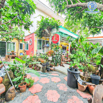 *****บ้านเดี่ยวมือสองนนทบุรี โครงการ คุณาลัย บางใหญ่ เนื้อที่กว้างขวางเกือบ 77 ตร.ว. ฟังก์ชัน 5 ห้องนอน 3 ห้องน้ำ 2 ที่จอดรถ บ้านสภาพสวย บนทำเลเดินทางสะดวก เชื่อมต่อ ถนนกาญจนาภิเษก, ถนนรัตนาธิเบศร์ ใกล้รถไฟฟ้าสายสีม่วง "สถานีคลองบางไผ่" และจุดขึ้นทางด่วน "ศรีรัช"