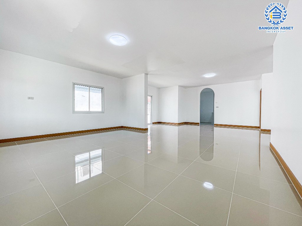 บ้านเดี่ยวมือสอง โครงการ นาราภิรมย์ พุทธมณฑลสาย3 เนื้อที่ 101.10 ตร.ว. ฟังก์ชัน 4 ห้องนอน 3 ห้องน้ำ 2 ที่จอดรถ สภาพเหมือนใหม่ ที่ดินกว้าง รอบบ้านมีบริเวณโล่งไว้จัดสวน โครงการบนทำเลเชื่อมต่อบรมราชชนนีถนนเพชรเกษม ทางคู่ขนานลอยฟ้าบรมราชชนนี และใกล้มหาวิทยาลัยมหิดล ศาลายา, เซ็นทรัล ศาลายา