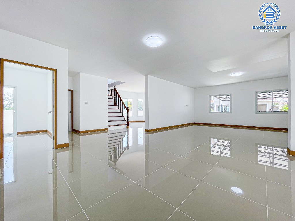 บ้านเดี่ยวมือสอง โครงการ นาราภิรมย์ พุทธมณฑลสาย3 เนื้อที่ 101.10 ตร.ว. ฟังก์ชัน 4 ห้องนอน 3 ห้องน้ำ 2 ที่จอดรถ สภาพเหมือนใหม่ ที่ดินกว้าง รอบบ้านมีบริเวณโล่งไว้จัดสวน โครงการบนทำเลเชื่อมต่อบรมราชชนนีถนนเพชรเกษม ทางคู่ขนานลอยฟ้าบรมราชชนนี และใกล้มหาวิทยาลัยมหิดล ศาลายา, เซ็นทรัล ศาลายา