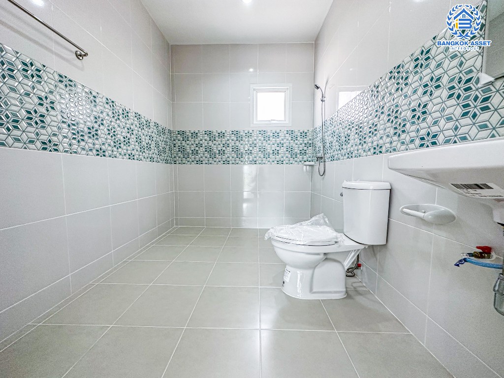 บ้านเดี่ยวมือสอง โครงการ นาราภิรมย์ พุทธมณฑลสาย3 เนื้อที่ 101.10 ตร.ว. ฟังก์ชัน 4 ห้องนอน 3 ห้องน้ำ 2 ที่จอดรถ สภาพเหมือนใหม่ ที่ดินกว้าง รอบบ้านมีบริเวณโล่งไว้จัดสวน โครงการบนทำเลเชื่อมต่อบรมราชชนนีถนนเพชรเกษม ทางคู่ขนานลอยฟ้าบรมราชชนนี และใกล้มหาวิทยาลัยมหิดล ศาลายา, เซ็นทรัล ศาลายา