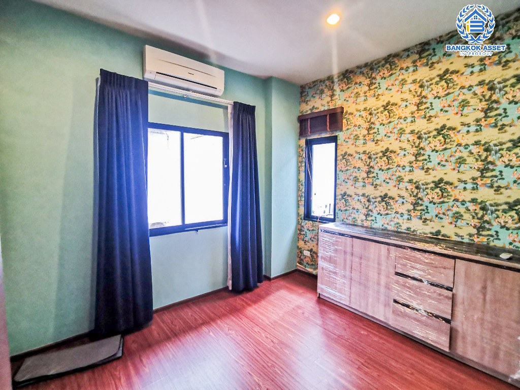 *****บ้านแฝดมือสอง โครงการ เปี่ยมสุข บางบัวทอง เนื้อที่ 35.80 ตร.ว. ฟังก์ชัน 3 ห้องนอน 2 ห้องน้ำ 2 ที่จอดรถ สภาพเหมือนใหม่ พิเศษ! แถมเฟอร์นิเจอร์ทั้งหลัง โครงการตั้งบนทำเลเดินทางสะดวก เชื่อมต่อถนนบางกรวย-ไทรน้อย ถนนกาญจนาภิเษก ถนนรัตนาธิเบศร์ ใกล้เซ็นโรบินสัน ไลฟ์สไตล์ ราชพฤกษ์