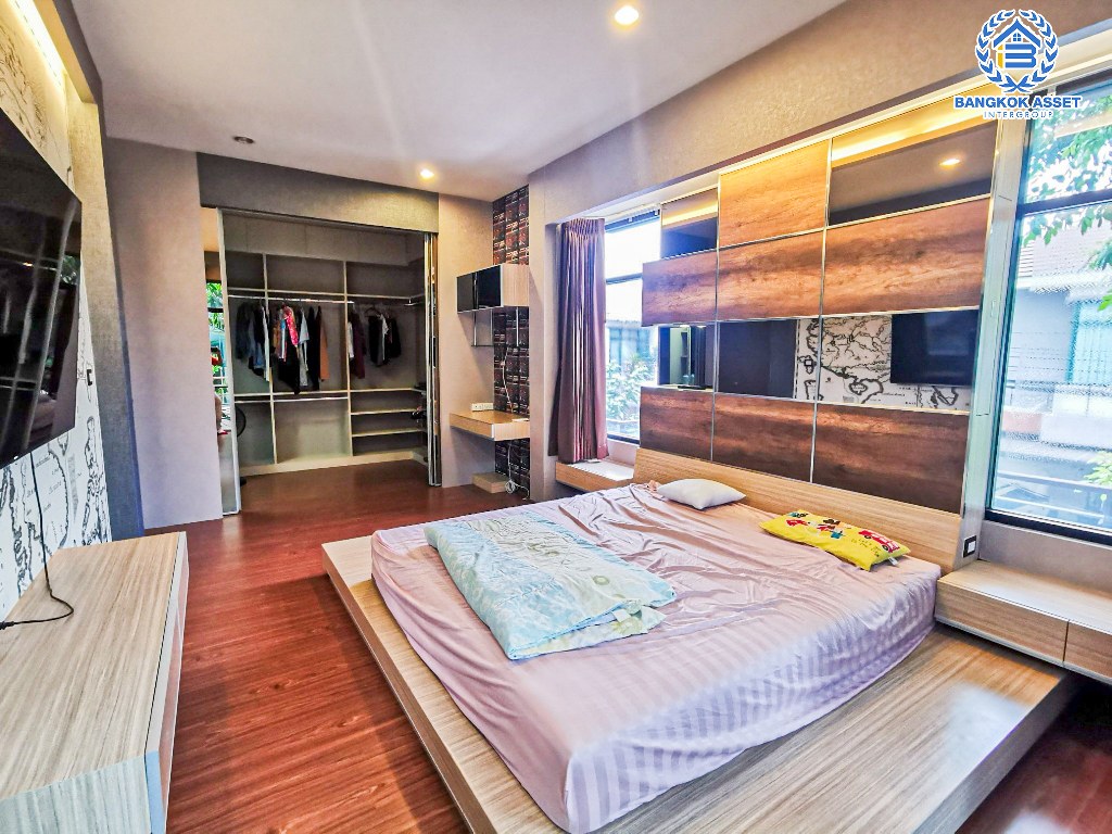 *****บ้านแฝดมือสอง โครงการ เปี่ยมสุข บางบัวทอง เนื้อที่ 35.80 ตร.ว. ฟังก์ชัน 3 ห้องนอน 2 ห้องน้ำ 2 ที่จอดรถ สภาพเหมือนใหม่ พิเศษ! แถมเฟอร์นิเจอร์ทั้งหลัง โครงการตั้งบนทำเลเดินทางสะดวก เชื่อมต่อถนนบางกรวย-ไทรน้อย ถนนกาญจนาภิเษก ถนนรัตนาธิเบศร์ ใกล้เซ็นโรบินสัน ไลฟ์สไตล์ ราชพฤกษ์