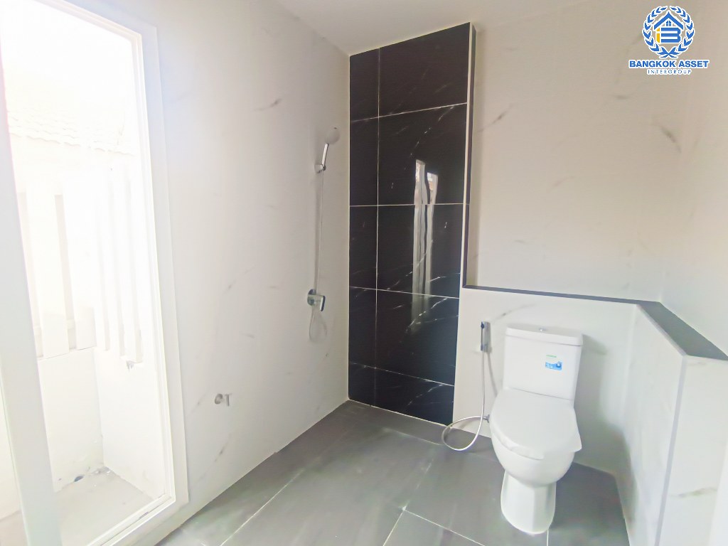 *****บ้านเดี่ยวมือสอง โครงการ เพอร์เฟคเพลส ราชพฤกษ์ จาก Perfect Property บนเนื้อที่ 66 ตร.ว. พื้นที่ใช้สอยกว้างถึง 235 ตร.ม. ฟังก์ชัน 3 ห้องนอน 3 ห้องน้ำ พื้นที่หน้าบ้านกว้าง โครงการติดถนนราชพฤกษ์ เชื่อมต่อถนนรัตนาธิเบศร์ ใกล้รถไฟฟ้าสายสีม่วง "สถานีบางรักน้อยท่าอิฐ" จุดขึ้นทางด่วน "กาญจนาภิเษก"