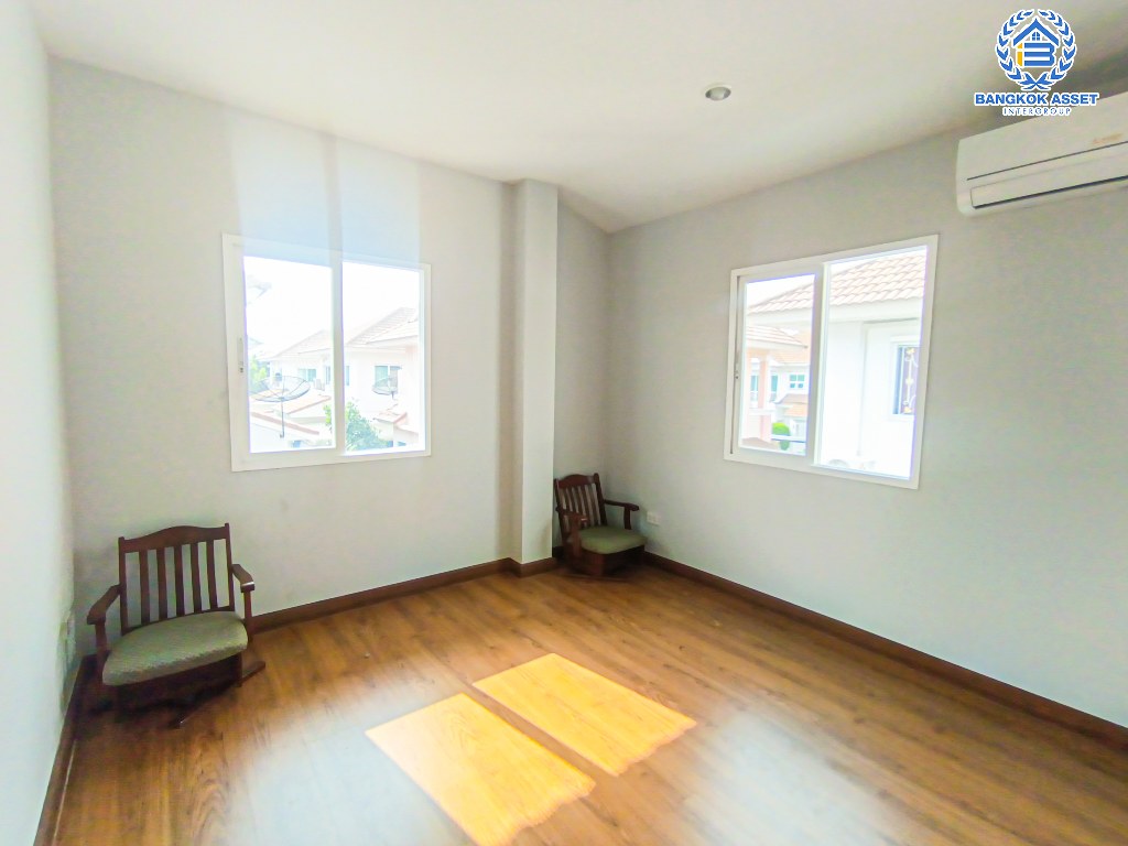 *****บ้านเดี่ยวมือสอง โครงการ เพอร์เฟคเพลส ราชพฤกษ์ จาก Perfect Property บนเนื้อที่ 66 ตร.ว. พื้นที่ใช้สอยกว้างถึง 235 ตร.ม. ฟังก์ชัน 3 ห้องนอน 3 ห้องน้ำ พื้นที่หน้าบ้านกว้าง โครงการติดถนนราชพฤกษ์ เชื่อมต่อถนนรัตนาธิเบศร์ ใกล้รถไฟฟ้าสายสีม่วง "สถานีบางรักน้อยท่าอิฐ" จุดขึ้นทางด่วน "กาญจนาภิเษก"