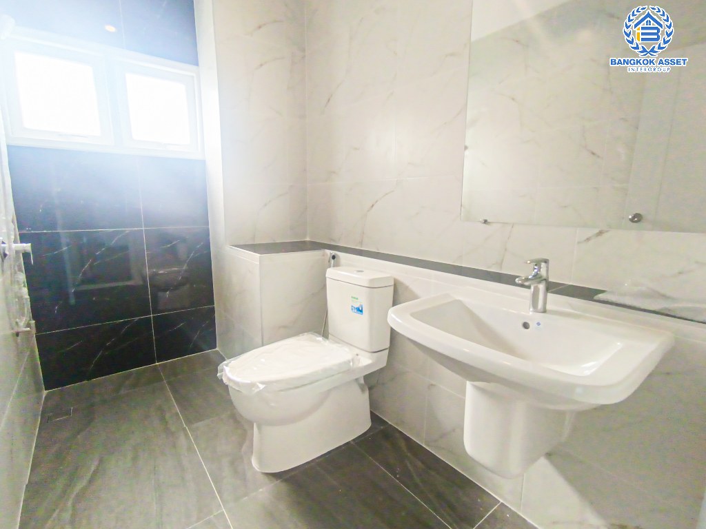 *****บ้านเดี่ยวมือสอง โครงการ เพอร์เฟคเพลส ราชพฤกษ์ จาก Perfect Property บนเนื้อที่ 66 ตร.ว. พื้นที่ใช้สอยกว้างถึง 235 ตร.ม. ฟังก์ชัน 3 ห้องนอน 3 ห้องน้ำ พื้นที่หน้าบ้านกว้าง โครงการติดถนนราชพฤกษ์ เชื่อมต่อถนนรัตนาธิเบศร์ ใกล้รถไฟฟ้าสายสีม่วง "สถานีบางรักน้อยท่าอิฐ" จุดขึ้นทางด่วน "กาญจนาภิเษก"