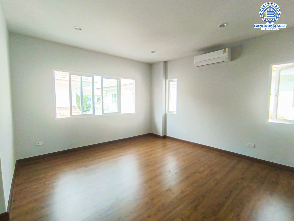 *****บ้านเดี่ยวมือสอง โครงการ เพอร์เฟคเพลส ราชพฤกษ์ จาก Perfect Property บนเนื้อที่ 66 ตร.ว. พื้นที่ใช้สอยกว้างถึง 235 ตร.ม. ฟังก์ชัน 3 ห้องนอน 3 ห้องน้ำ พื้นที่หน้าบ้านกว้าง โครงการติดถนนราชพฤกษ์ เชื่อมต่อถนนรัตนาธิเบศร์ ใกล้รถไฟฟ้าสายสีม่วง "สถานีบางรักน้อยท่าอิฐ" จุดขึ้นทางด่วน "กาญจนาภิเษก"