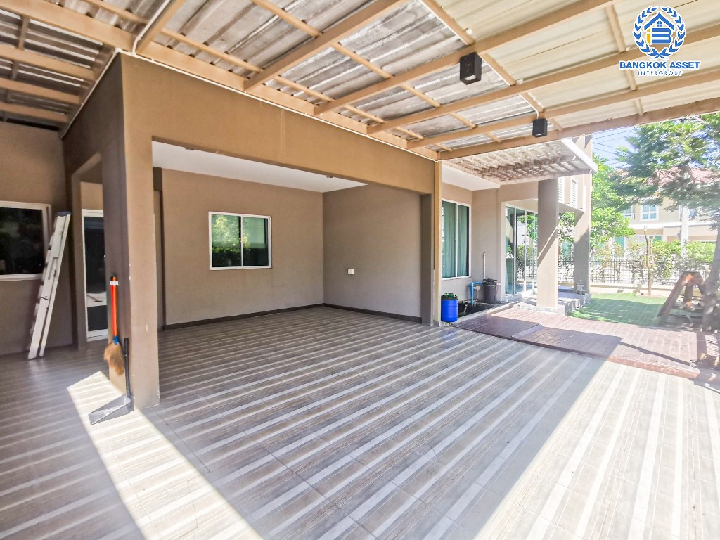 *****บ้านเดี่ยวมือสอง โครงการ เดอะแพลนท์ แจ้งวัฒนะ-ราชพฤกษ์ หลังมุม เนื้อที่ 65 ตร.ว. ฟังก์ชัน 3 ห้องนอน 3 ห้องน้ำ 2 ที่จอดรถ ตัวบ้านอยู่บนถนนเมน ห่างจาก Club House เพียง 20 เมตรเท่านั้น! โครงการบนทำเลเดินทางสะดวก เชื่อมต่อถนนชัยพฤกษ์ ถนนกาญจนาภิเษก ใกล้ห้างเดอะคริสตัล PTT