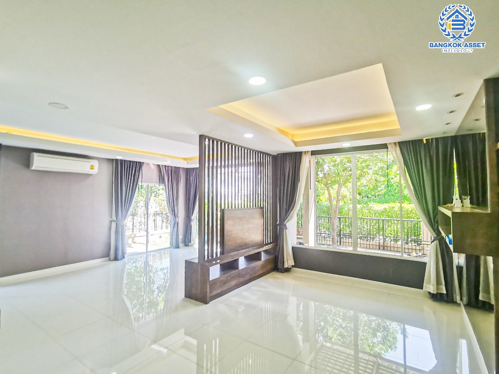 *****บ้านเดี่ยวมือสอง โครงการ เดอะแพลนท์ แจ้งวัฒนะ-ราชพฤกษ์ หลังมุม เนื้อที่ 65 ตร.ว. ฟังก์ชัน 3 ห้องนอน 3 ห้องน้ำ 2 ที่จอดรถ ตัวบ้านอยู่บนถนนเมน ห่างจาก Club House เพียง 20 เมตรเท่านั้น! โครงการบนทำเลเดินทางสะดวก เชื่อมต่อถนนชัยพฤกษ์ ถนนกาญจนาภิเษก ใกล้ห้างเดอะคริสตัล PTT