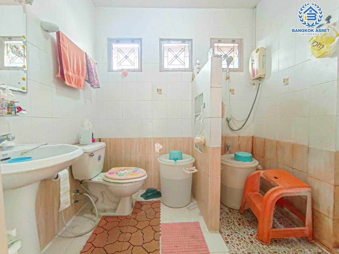 *****บ้านเดี่ยวมือสองนนทบุรี โครงการ สินบดี บางกรวย-ไทรน้อย หลังมุม เนื้อที่กว้าง 56.4 ตร.ว. ฟังก์ชัน 3 ห้องนอน 2 ห้องน้ำ 2 ที่จอดรถ บ้านสภาพดี แถมฟรี! 2 เครื่องปรับอากาศ 2 เครื่องทำน้ำอุ่น บนทำเลแห่งการเดินทาง เชื่อมต่อถนนราชพฤกษ์, ถนนบางกรวย-กรุงเทพ, ถนนกาญจนาภิเษก จองเลย!