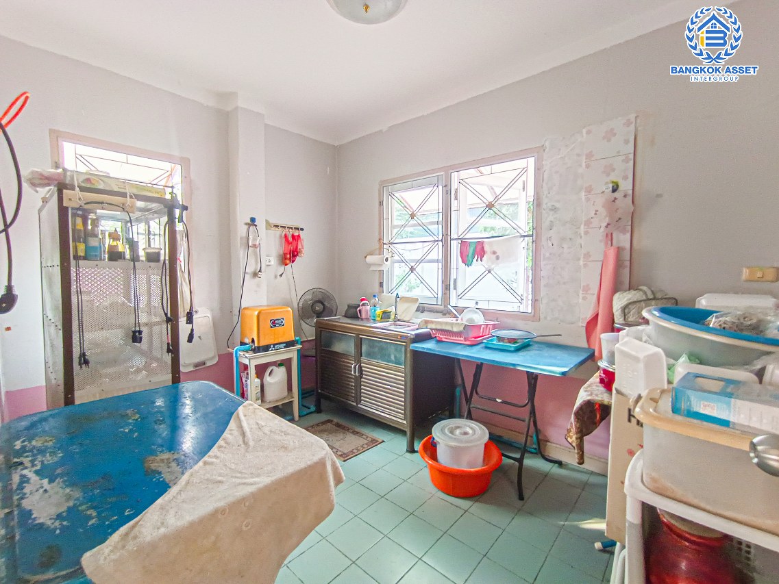 *****บ้านเดี่ยวมือสองนนทบุรี โครงการ สินบดี บางกรวย-ไทรน้อย หลังมุม เนื้อที่กว้าง 56.4 ตร.ว. ฟังก์ชัน 3 ห้องนอน 2 ห้องน้ำ 2 ที่จอดรถ บ้านสภาพดี แถมฟรี! 2 เครื่องปรับอากาศ 2 เครื่องทำน้ำอุ่น บนทำเลแห่งการเดินทาง เชื่อมต่อถนนราชพฤกษ์, ถนนบางกรวย-กรุงเทพ, ถนนกาญจนาภิเษก จองเลย!