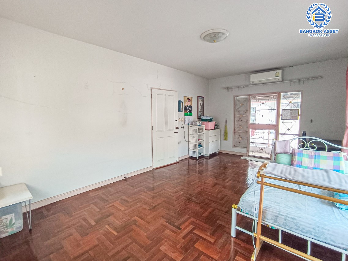 *****บ้านเดี่ยวมือสองนนทบุรี โครงการ สินบดี บางกรวย-ไทรน้อย หลังมุม เนื้อที่กว้าง 56.4 ตร.ว. ฟังก์ชัน 3 ห้องนอน 2 ห้องน้ำ 2 ที่จอดรถ บ้านสภาพดี แถมฟรี! 2 เครื่องปรับอากาศ 2 เครื่องทำน้ำอุ่น บนทำเลแห่งการเดินทาง เชื่อมต่อถนนราชพฤกษ์, ถนนบางกรวย-กรุงเทพ, ถนนกาญจนาภิเษก จองเลย!