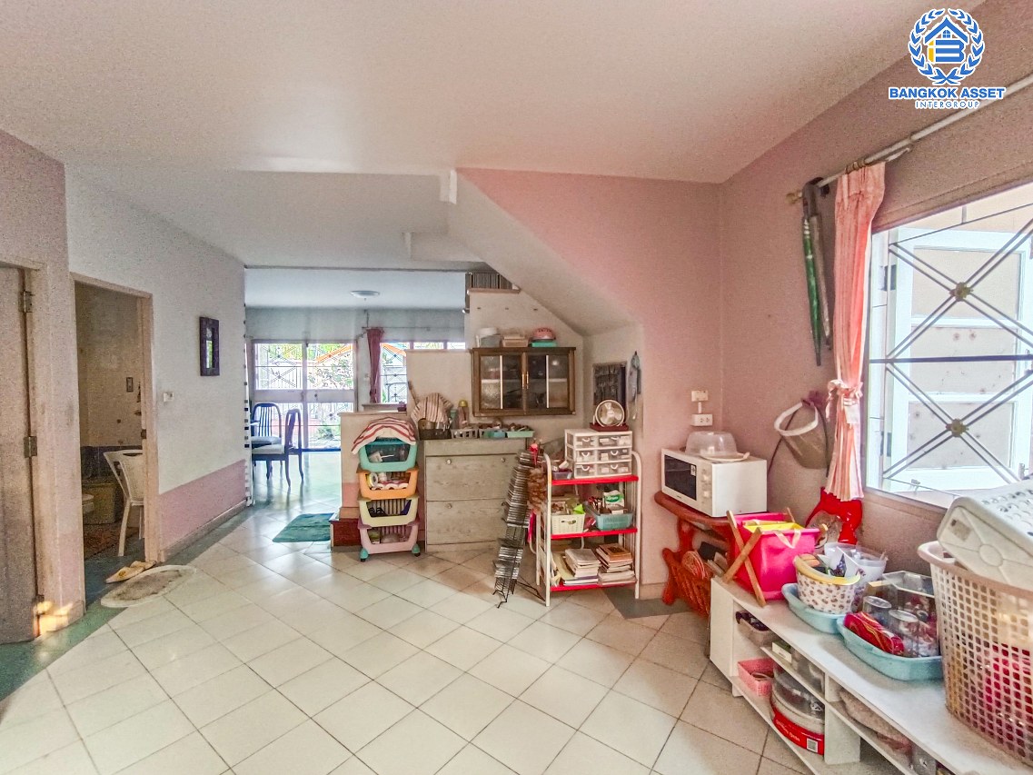 *****บ้านเดี่ยวมือสองนนทบุรี โครงการ สินบดี บางกรวย-ไทรน้อย หลังมุม เนื้อที่กว้าง 56.4 ตร.ว. ฟังก์ชัน 3 ห้องนอน 2 ห้องน้ำ 2 ที่จอดรถ บ้านสภาพดี แถมฟรี! 2 เครื่องปรับอากาศ 2 เครื่องทำน้ำอุ่น บนทำเลแห่งการเดินทาง เชื่อมต่อถนนราชพฤกษ์, ถนนบางกรวย-กรุงเทพ, ถนนกาญจนาภิเษก จองเลย!