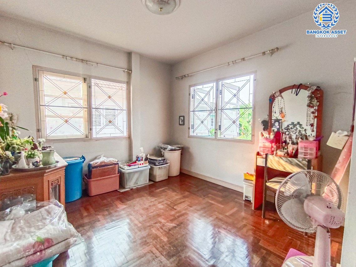 *****บ้านเดี่ยวมือสองนนทบุรี โครงการ สินบดี บางกรวย-ไทรน้อย หลังมุม เนื้อที่กว้าง 56.4 ตร.ว. ฟังก์ชัน 3 ห้องนอน 2 ห้องน้ำ 2 ที่จอดรถ บ้านสภาพดี แถมฟรี! 2 เครื่องปรับอากาศ 2 เครื่องทำน้ำอุ่น บนทำเลแห่งการเดินทาง เชื่อมต่อถนนราชพฤกษ์, ถนนบางกรวย-กรุงเทพ, ถนนกาญจนาภิเษก จองเลย!