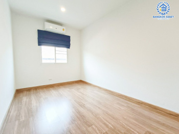 *****ทาวน์เฮ้าส์มือสองปทุมธานี โครงการ เดอะคิวบ์ทาวน์ ลำลูกกา เนื้อที่กว้างมากถึง 24.2 ตร.ว. ฟังก์ชัน 4 ห้องนอน 2 ห้องน้ำ 2 ที่จอดรถ บ้านสภาพดี หน้าบ้านไม่ติดใคร บนทำเลเดินทางสะดวก ใกล้จุดขึ้นทางด่วน "วงแหวนกาญจนาภิเษก" และรถไฟฟ้าสายสีเขียว "สถานีคูคต" เพียง 5 นาทีเท่านั้น!!