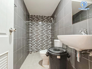 *****ทาวน์เฮ้าส์มือสองปทุมธานี โครงการ เดอะคิวบ์ทาวน์ ลำลูกกา เนื้อที่กว้างมากถึง 24.2 ตร.ว. ฟังก์ชัน 4 ห้องนอน 2 ห้องน้ำ 2 ที่จอดรถ บ้านสภาพดี หน้าบ้านไม่ติดใคร บนทำเลเดินทางสะดวก ใกล้จุดขึ้นทางด่วน "วงแหวนกาญจนาภิเษก" และรถไฟฟ้าสายสีเขียว "สถานีคูคต" เพียง 5 นาทีเท่านั้น!!