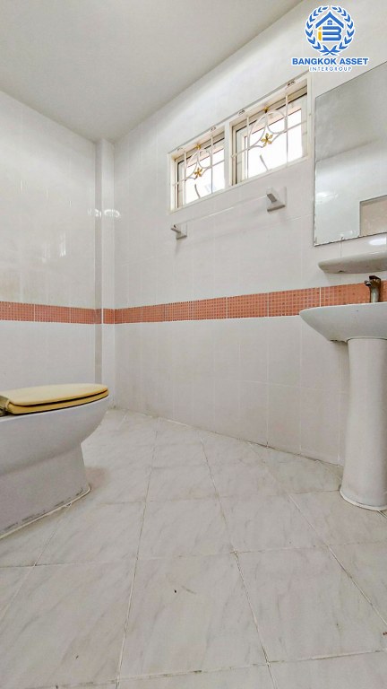 บ้านเดี่ยวมือสอง โครงการ ลภาวัน15 ชัยพฤกษ์ เนื้อที่ 56 ตร.ว. ฟังก์ชัน 3 ห้องนอน 3 ห้องน้ำ 2 ที่จอดรถ บ้านพร้อมอยู่ บ้านเดี่ยวโซนชัยพฤกษ์ที่คุ้มค่าที่สุด โครงการบนทำเลเดินทางสะดวก เชื่อมต่อถนนราชพฤกษ์ ถนนนครอินทร์ ถนนรัตนาธิเบศร์ ถนนชัยพฤกษ์ ใกล้ห้างสรรพสินค้าเซ็นทรัลแจ้งวัฒนะ...