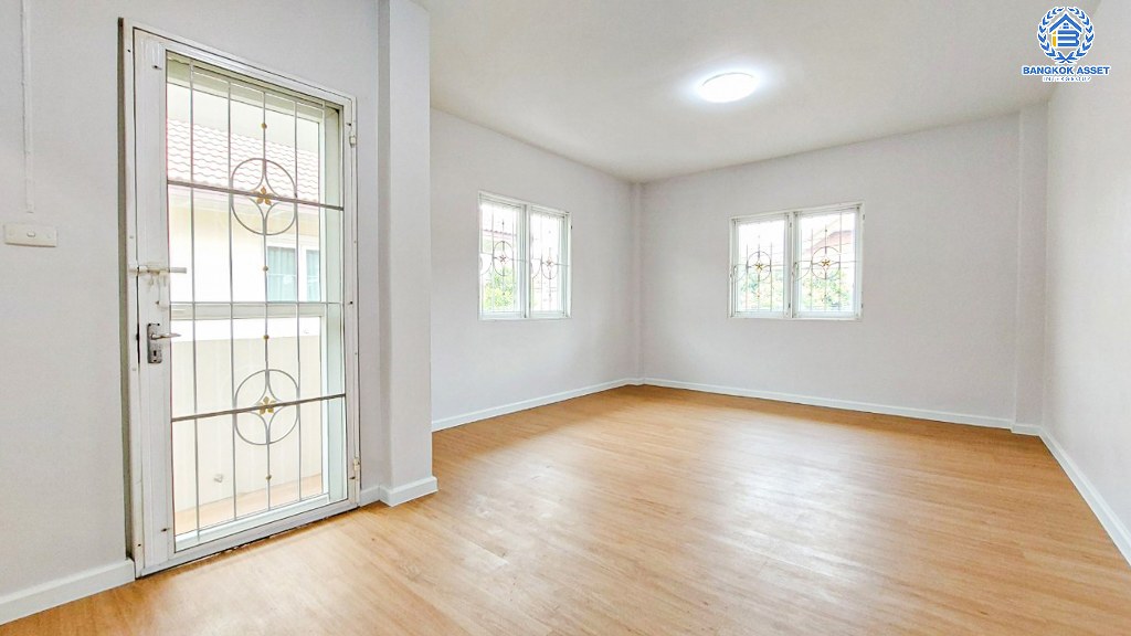 บ้านเดี่ยวมือสอง โครงการ ลภาวัน15 ชัยพฤกษ์ เนื้อที่ 56 ตร.ว. ฟังก์ชัน 3 ห้องนอน 3 ห้องน้ำ 2 ที่จอดรถ บ้านพร้อมอยู่ บ้านเดี่ยวโซนชัยพฤกษ์ที่คุ้มค่าที่สุด โครงการบนทำเลเดินทางสะดวก เชื่อมต่อถนนราชพฤกษ์ ถนนนครอินทร์ ถนนรัตนาธิเบศร์ ถนนชัยพฤกษ์ ใกล้ห้างสรรพสินค้าเซ็นทรัลแจ้งวัฒนะ...