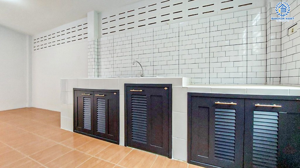 บ้านเดี่ยวมือสอง โครงการ ลภาวัน15 ชัยพฤกษ์ เนื้อที่ 56 ตร.ว. ฟังก์ชัน 3 ห้องนอน 3 ห้องน้ำ 2 ที่จอดรถ บ้านพร้อมอยู่ บ้านเดี่ยวโซนชัยพฤกษ์ที่คุ้มค่าที่สุด โครงการบนทำเลเดินทางสะดวก เชื่อมต่อถนนราชพฤกษ์ ถนนนครอินทร์ ถนนรัตนาธิเบศร์ ถนนชัยพฤกษ์ ใกล้ห้างสรรพสินค้าเซ็นทรัลแจ้งวัฒนะ...