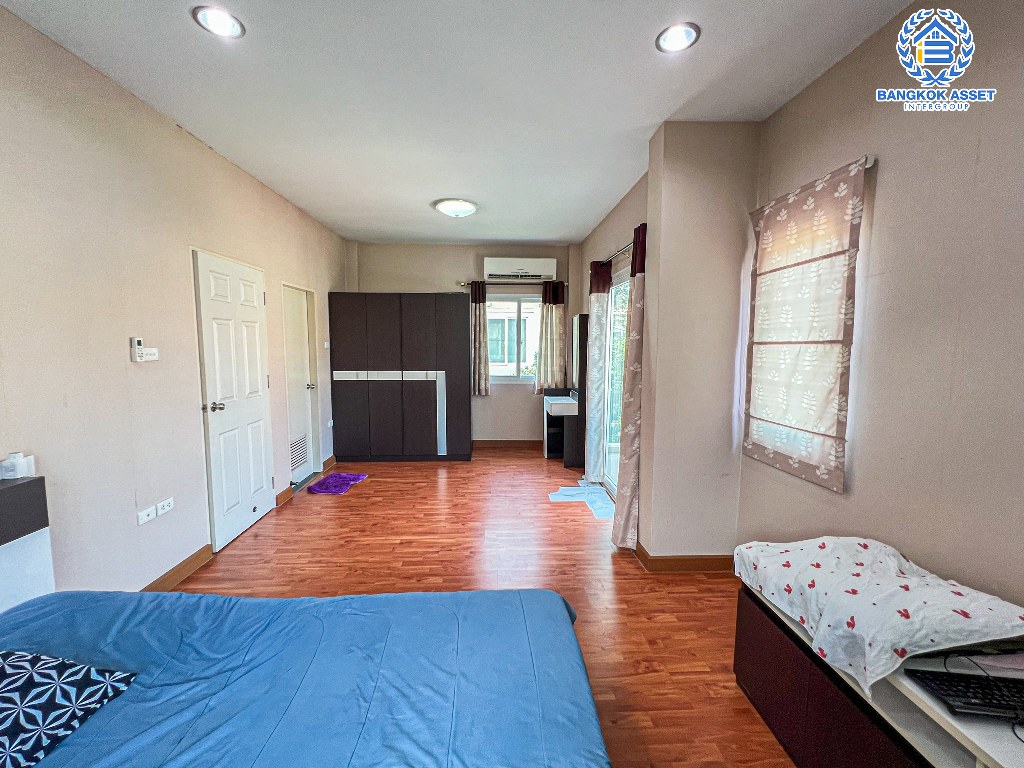 *****บ้านแฝดมือสอง โครงการ ลภาวัน19  ราชพฤกษ์ เนื้อที่ 40.50 ตร.ว. ฟังก์ชัน 3 ห้องนอน 2 ห้องน้ำ 1 ที่จอดรถ บ้านสภาพดีมาก เจ้าของเดิมดูแลอย่างดี พร้อมเข้าอยู่ โครงการบนทำเลเดินทางสะดวก บรรยากาศเป็นส่วนตัว ไม่ต่างจากบ้านเดี่ยว บนทำเลเชื่อมต่อถนนราชพฤกษ์ ถนนชัยพฤกษ์ ถนนบางกรวย-ไทรน้อย