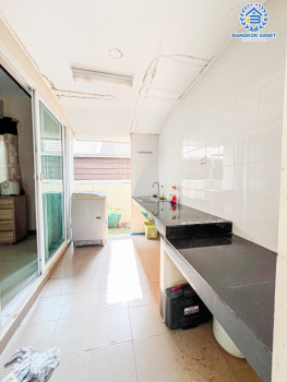 *****บ้านแฝดมือสอง โครงการ ลภาวัน19  ราชพฤกษ์ เนื้อที่ 40.50 ตร.ว. ฟังก์ชัน 3 ห้องนอน 2 ห้องน้ำ 1 ที่จอดรถ บ้านสภาพดีมาก เจ้าของเดิมดูแลอย่างดี พร้อมเข้าอยู่ โครงการบนทำเลเดินทางสะดวก บรรยากาศเป็นส่วนตัว ไม่ต่างจากบ้านเดี่ยว บนทำเลเชื่อมต่อถนนราชพฤกษ์ ถนนชัยพฤกษ์ ถนนบางกรวย-ไทรน้อย