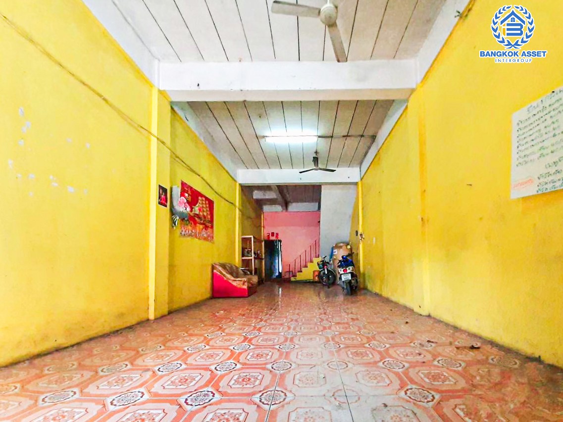 *****ทาวน์โฮมมือสองปทุมธานี หมู่บ้าน ไทยธานี นวนคร เนื้อที่เกือบ 16 ตร.ว. ฟังก์ชัน 3 ห้องนอน 2 ห้องน้ำ บนทำเลใกล้ชุมชน เหมาะแก่การค้าขาย เชื่อมต่อถนนพหลโยธิน, ถนน 347 ใกล้จุดขึ้นทางด่วน "วงแหวนตะวันออก ดอนเมือง-โทลเวย์"