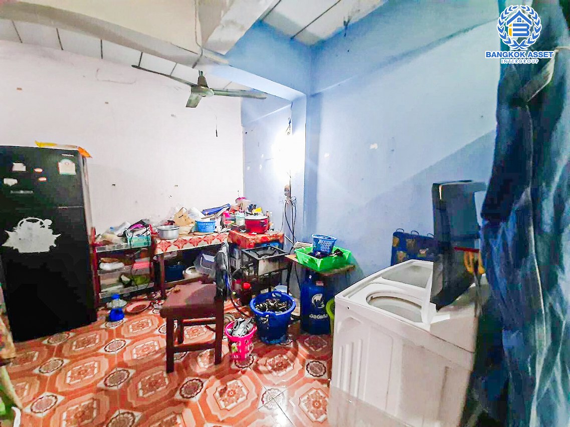 *****ทาวน์โฮมมือสองปทุมธานี หมู่บ้าน ไทยธานี นวนคร เนื้อที่เกือบ 16 ตร.ว. ฟังก์ชัน 3 ห้องนอน 2 ห้องน้ำ บนทำเลใกล้ชุมชน เหมาะแก่การค้าขาย เชื่อมต่อถนนพหลโยธิน, ถนน 347 ใกล้จุดขึ้นทางด่วน "วงแหวนตะวันออก ดอนเมือง-โทลเวย์"