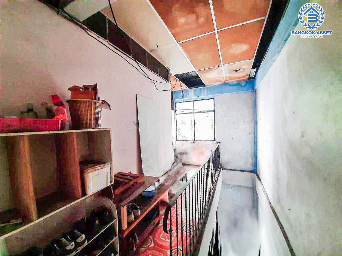 *****ทาวน์โฮมมือสองปทุมธานี หมู่บ้าน ไทยธานี นวนคร เนื้อที่เกือบ 16 ตร.ว. ฟังก์ชัน 3 ห้องนอน 2 ห้องน้ำ บนทำเลใกล้ชุมชน เหมาะแก่การค้าขาย เชื่อมต่อถนนพหลโยธิน, ถนน 347 ใกล้จุดขึ้นทางด่วน "วงแหวนตะวันออก ดอนเมือง-โทลเวย์"