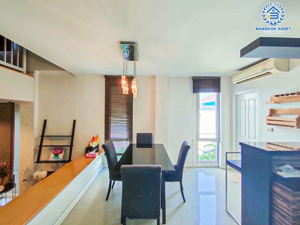 *****ทาวน์โฮมมือสองกรุงเทพฯ โครงการ ทาวน์พลัส หัวหมาก เนื้อที่ 22.9 ตร.ว. ฟังก์ชัน 3 ห้องนอน 4 ห้องน้ำ 2 ที่จอดรถ บ้านพร้อมอยู่ แถมฟรี! 5 เครื่องปรับอากาศ และ 3 เครื่องทำน้ำอุ่น ทำเลใกล้สนามบินสุวรรณภูมิ เชื่อมต่อ ถ.กรุงเทพกรีฑา, ถ.ศรีนครินทร์ และเพียง 10 นาทีก็ถึงรถไฟฟ้า "สถานีศรีกรีฑา"