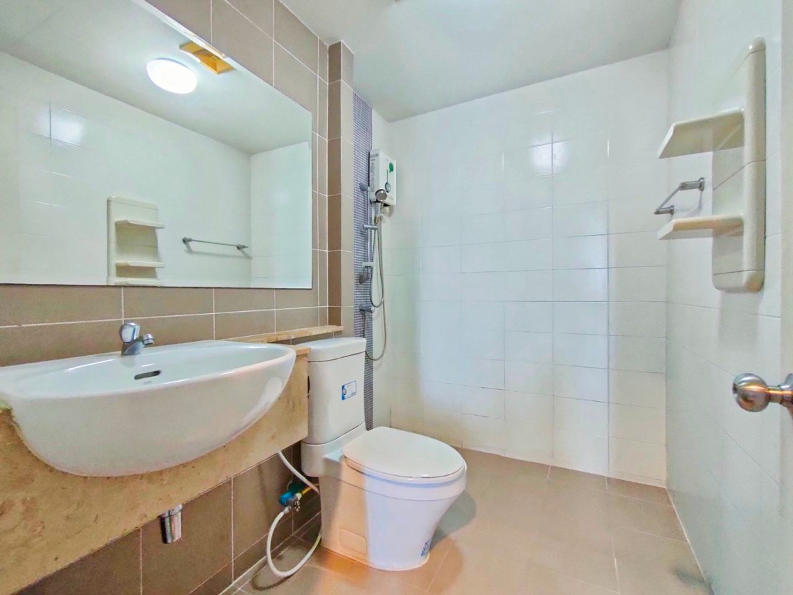 *****ทาวน์โฮมมือสองกรุงเทพฯ โครงการ ทาวน์พลัส หัวหมาก เนื้อที่ 22.9 ตร.ว. ฟังก์ชัน 3 ห้องนอน 4 ห้องน้ำ 2 ที่จอดรถ บ้านพร้อมอยู่ แถมฟรี! 5 เครื่องปรับอากาศ และ 3 เครื่องทำน้ำอุ่น ทำเลใกล้สนามบินสุวรรณภูมิ เชื่อมต่อ ถ.กรุงเทพกรีฑา, ถ.ศรีนครินทร์ และเพียง 10 นาทีก็ถึงรถไฟฟ้า "สถานีศรีกรีฑา"