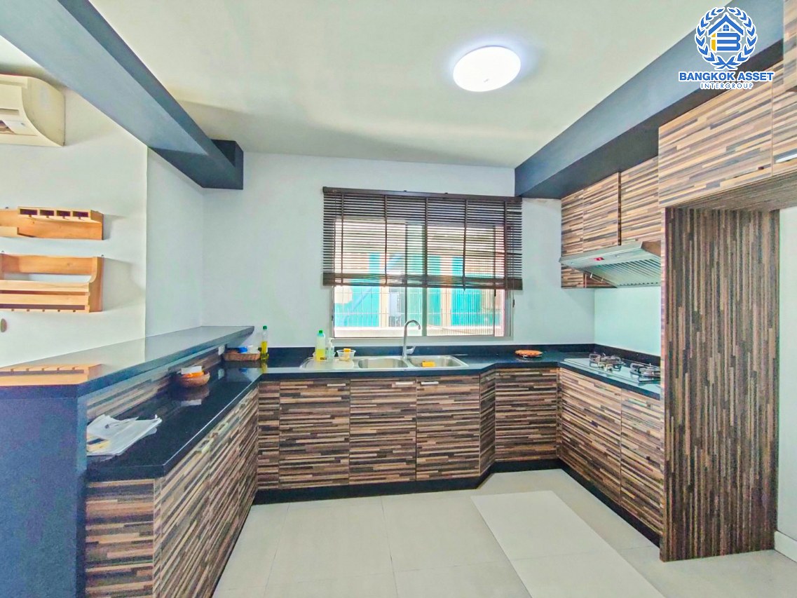 *****ทาวน์โฮมมือสองกรุงเทพฯ โครงการ ทาวน์พลัส หัวหมาก เนื้อที่ 22.9 ตร.ว. ฟังก์ชัน 3 ห้องนอน 4 ห้องน้ำ 2 ที่จอดรถ บ้านพร้อมอยู่ แถมฟรี! 5 เครื่องปรับอากาศ และ 3 เครื่องทำน้ำอุ่น ทำเลใกล้สนามบินสุวรรณภูมิ เชื่อมต่อ ถ.กรุงเทพกรีฑา, ถ.ศรีนครินทร์ และเพียง 10 นาทีก็ถึงรถไฟฟ้า "สถานีศรีกรีฑา"