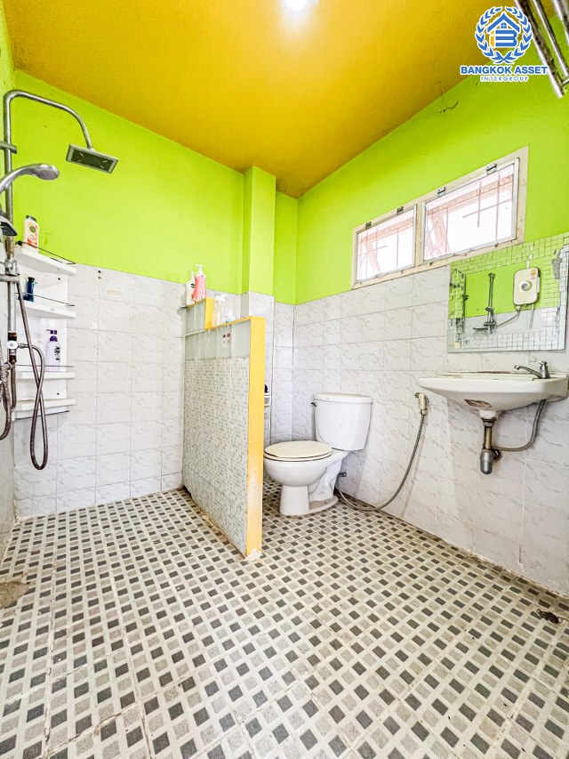 *****บ้านเดี่ยวมือสองปทุมธานี โครงการ ณัฐนันท์โฮม4 กาญจนาภิเษก หลังมุม! เนื้อที่กว้าง 50 ตร.ว. ฟังก์ชัน 3 ห้องนอน 2 ห้องน้ำ 2 ที่จอดรถ บ้านปรับปรุงใหม่ สภาพภายในพร้อมอยู่ บนทำเลดี เชื่อมต่อ ถนนปทุมธานี-บางเลน, ถนนกาญจนาภิเษก, ถนนราชพฤกษ์ ใกล้ตลาดอุดมทรัพย์ และบิ๊กซีลาดหลุมแก้ว ในราคาสุดคุ้ม