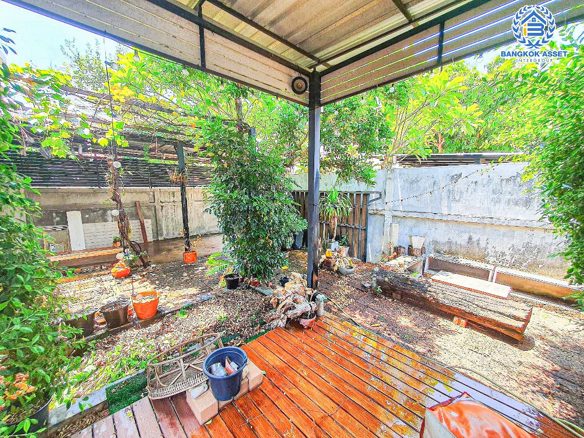 *****บ้านเดี่ยวมือสองปทุมธานี โครงการ ณัฐนันท์โฮม4 กาญจนาภิเษก หลังมุม! เนื้อที่กว้าง 50 ตร.ว. ฟังก์ชัน 3 ห้องนอน 2 ห้องน้ำ 2 ที่จอดรถ บ้านปรับปรุงใหม่ สภาพภายในพร้อมอยู่ บนทำเลดี เชื่อมต่อ ถนนปทุมธานี-บางเลน, ถนนกาญจนาภิเษก, ถนนราชพฤกษ์ ใกล้ตลาดอุดมทรัพย์ และบิ๊กซีลาดหลุมแก้ว ในราคาสุดคุ้ม